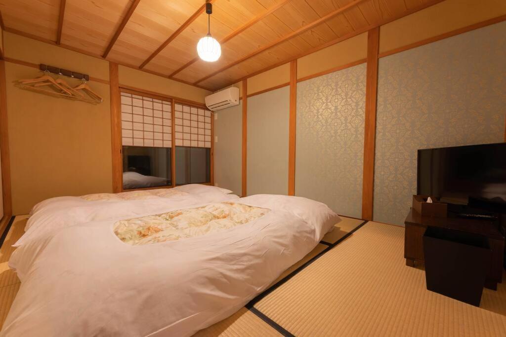 祇園せいじ庵。お風呂が素敵な貸切京町家。Netflix見放題。 Villa Киото Екстериор снимка